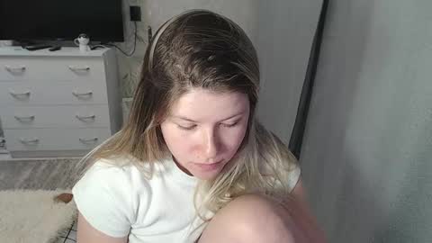 Melissa  Ray online show from March 1, 2025, 4:11 pm