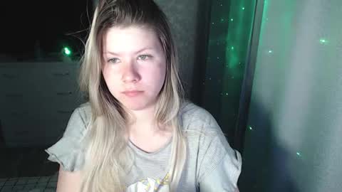 Melissa  Ray online show from March 5, 2025, 10:32 pm