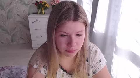 Melissa  Ray online show from October 28, 2025, 6:50 am