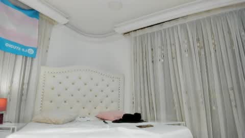 Snapshot of melissa_ebony_ chatting on June 23, 2026, 10:19 pm Melissa E. online show from June 23, 2026, 10:19 pm