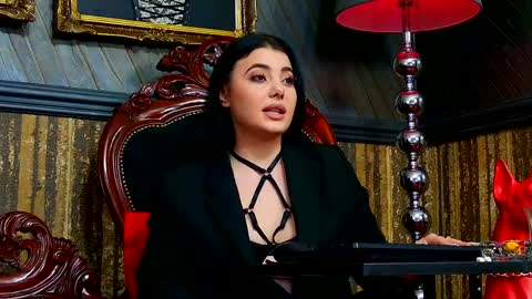Melissa online show from December 8, 2024, 1:25 pm