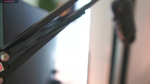 Melissa online show from November 10, 2025, 12:26 pm