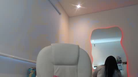 Lau   online show from October 11, 2025, 10:19 pm