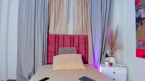 Melissa online show from December 15, 2024, 5:42 pm