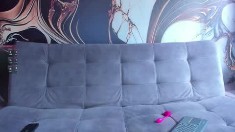  M e l i s s a  online show from November 15, 2025, 7:21 pm