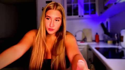 melissalii online show from September 13, 2025, 6:18 pm