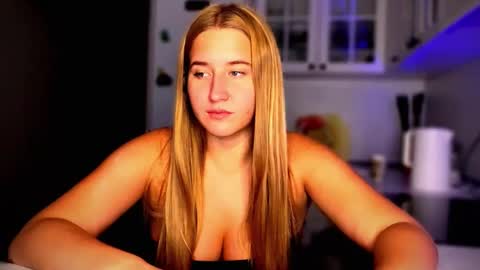 melissalii online show from September 23, 2025, 1:25 pm