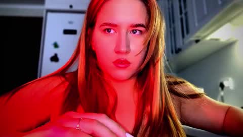 melissalii online show from October 14, 2025, 6:25 am