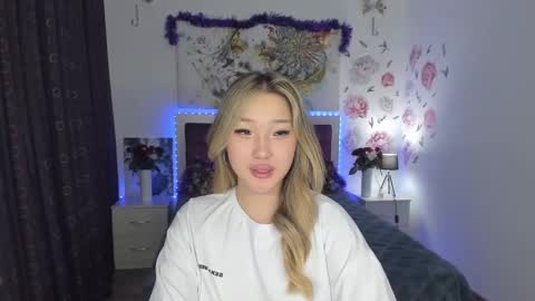 Snapshot of melissalorens chatting on December 8, 2024, 7:43 pm Melissa online show from December 8, 2024, 7:43 pm