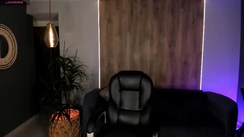 Snapshot of melissamoore_ chatting on October 19, 2025, 3:07 am Call me Meli online show from October 19, 2025, 3:07 am