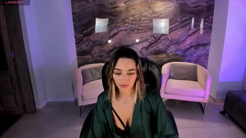 Snapshot of melissamoore_ chatting on November 2, 2025, 2:47 am Call me Meli online show from November 2, 2025, 2:47 am