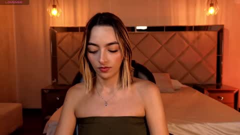 Snapshot of melissamoore_ chatting on May 7, 2026, 9:14 am Call me Meli online show from May 7, 2026, 9:14 am