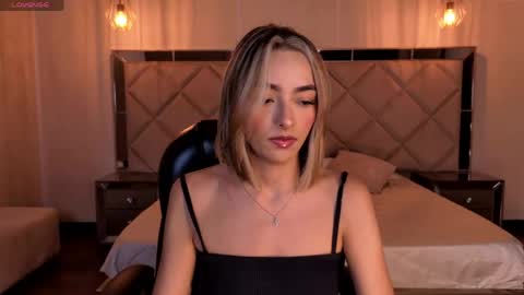 Snapshot of melissamoore_ chatting on May 8, 2026, 9:25 am Call me Meli online show from May 8, 2026, 9:25 am