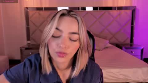 Snapshot of melissamoore_ chatting on May 9, 2026, 9:36 am Call me Meli online show from May 9, 2026, 9:36 am