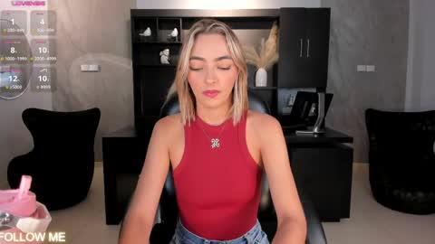 Snapshot of melissamoore_ chatting on May 12, 2026, 10:01 am Call me Meli online show from May 12, 2026, 10:01 am