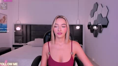 Snapshot of melissamoore_ chatting on May 31, 2026, 10:00 am Call me Meli online show from May 31, 2026, 10:00 am