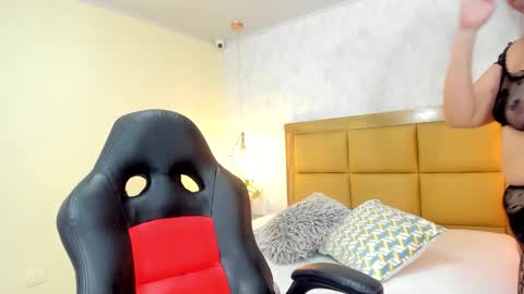    online show from October 17, 2025, 8:00 pm