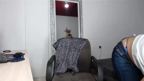 melissazaens online show from December 2, 2024, 1:25 am