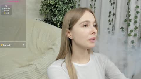 Snapshot of mell_milles chatting on February 1, 2025, 11:06 pm mell milles online show from February 1, 2025, 11:06 pm