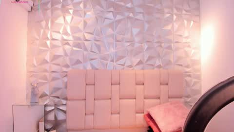 Snapshot of mell_muller chatting on February 27, 2026, 11:32 am Mell online show from February 27, 2026, 11:32 am