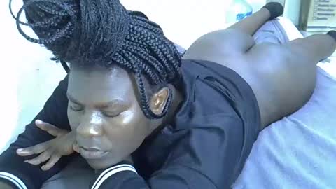 mellanine_ebony online show from February 19, 2026, 1:01 am