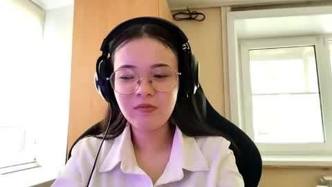 Snapshot of mellieyamazaki chatting on June 1, 2026, 9:55 am mellieyamazaki online show from June 1, 2026, 9:55 am