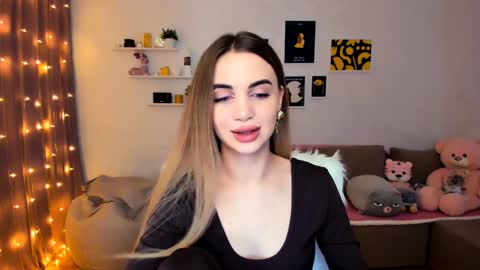 Tessa online show from December 18, 2024, 10:46 pm