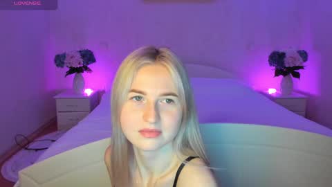 Mellina online show from March 7, 2025, 11:05 pm