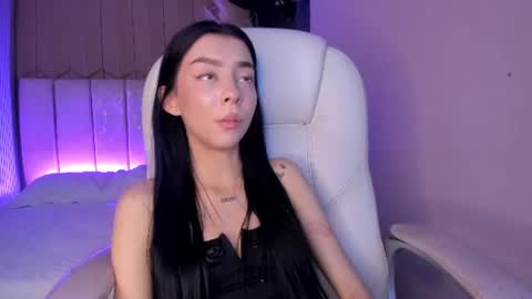 Snapshot of mellove_ chatting on August 9, 2026, 4:17 am Mel online show from August 9, 2026, 4:17 am