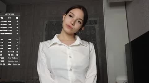 EVA online show from October 14, 2025, 7:14 pm