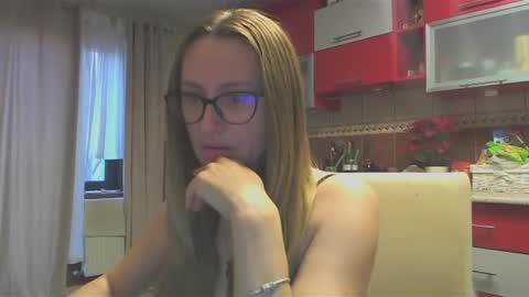 Snapshot of melly_rosey chatting on January 16, 2025, 7:49 am Melly online show from January 16, 2025, 7:49 am