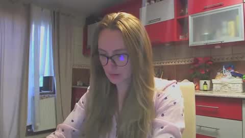 Snapshot of melly_rosey chatting on January 20, 2025, 8:19 am Melly online show from January 20, 2025, 8:19 am