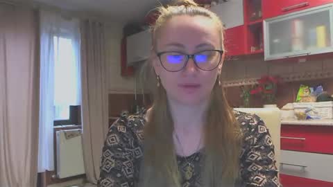 Snapshot of melly_rosey chatting on February 7, 2025, 8:01 am Melly online show from February 7, 2025, 8:01 am