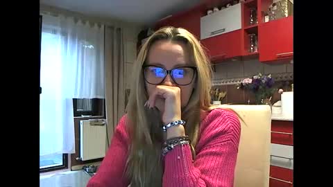 Snapshot of melly_rosey chatting on September 29, 2025, 6:18 am Melly online show from September 29, 2025, 6:18 am