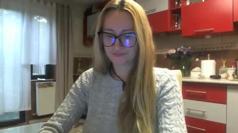 Snapshot of melly_rosey chatting on September 30, 2025, 7:02 am Melly online show from September 30, 2025, 7:02 am