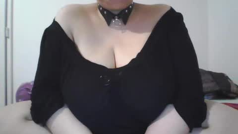 Snapshot of melobigboobs chatting on January 6, 2025, 4:23 pm melobigboobs online show from January 6, 2025, 4:23 pm