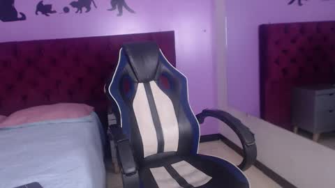 Snapshot of meloddyy__ chatting on January 13, 2026, 12:43 pm Meloddyy online show from January 13, 2026, 12:43 pm