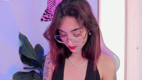 Melodie Roy 999 online show from February 10, 2025, 7:49 pm