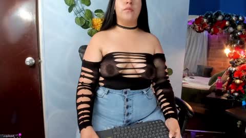  Leslie  online show from December 13, 2024, 11:02 am