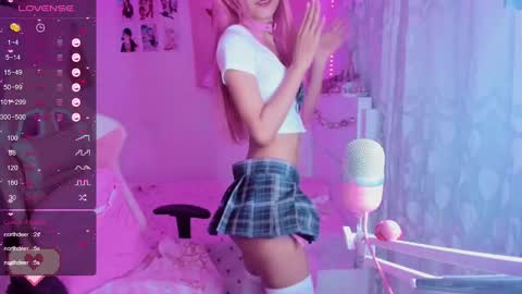 Snapshot of melody_e00 chatting on January 2, 2025, 11:06 pm Elizabeth online show from January 2, 2025, 11:06 pm