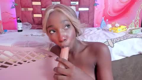 Mixie online show from February 18, 2025, 4:59 pm