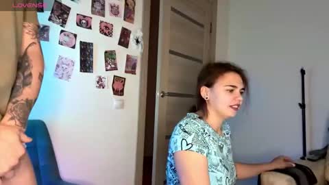 melody_song online show from October 24, 2025, 8:55 am