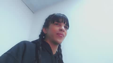 paola sandoval online show from September 14, 2025, 12:59 pm