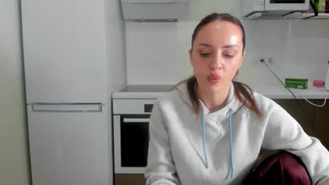 Masha online show from April 21, 2026, 6:52 am