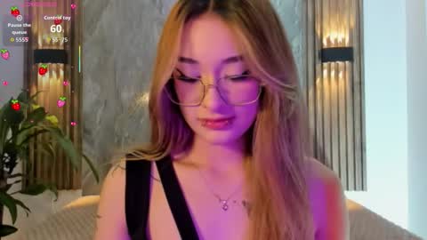 melodylanee online show from December 20, 2025, 11:06 am