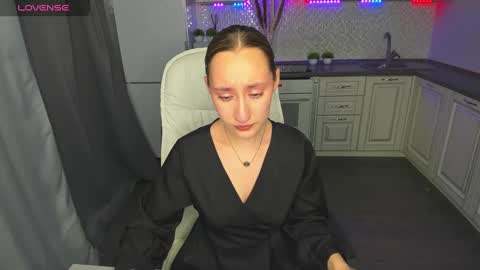 Snapshot of melodyoflovee chatting on December 5, 2024, 4:42 am Kaylie online show from December 5, 2024, 4:42 am