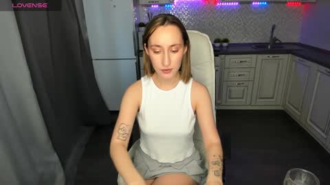 Snapshot of melodyoflovee chatting on December 18, 2024, 7:47 am Kaylie online show from December 18, 2024, 7:47 am