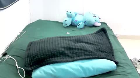 melodyqueen_ online show from November 3, 2025, 1:40 am