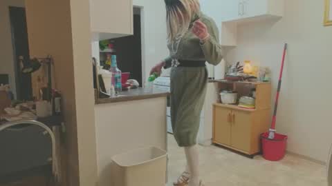 Melody online show from November 23, 2025, 8:30 pm