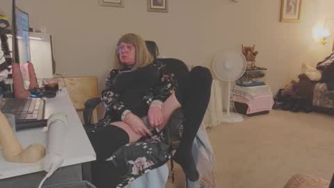 Snapshot of melodyredux_62 chatting on March 8, 2026, 6:01 pm Melody online show from March 8, 2026, 6:01 pm